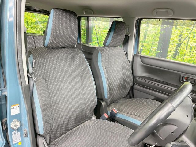 運転席シート廻りは使用感も少なく、良好な状態となっています。丁寧に使われていたことがよくわかりますね。