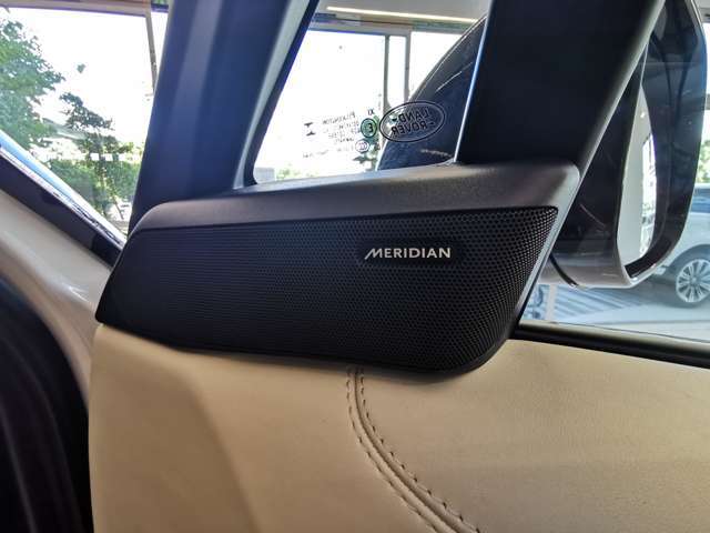 【MERIDIANサウンドシステム】英国の高級オーディオブランド「MERIDIAN」のサウンドシステムです。上質なドライブには上質な音響を。