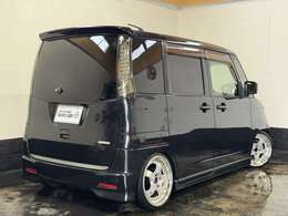 ☆リアJIC可変アクスル公認済み！キャンバーが効いており迫力のあるリアビューとなっております！