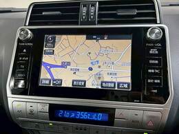 【メーカーオプションナビ】フルセグテレビやブルートゥース接続、など多彩な機能を併せ持っており、インパネ周りがすっきりしてますね！
