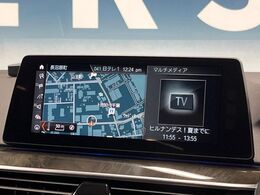 ●HDD純正ナビ:一体感のあるナビは、高級感ある車内を演出してくれます。オーディオ機能も充実しておりますので、運転もより楽しめます♪