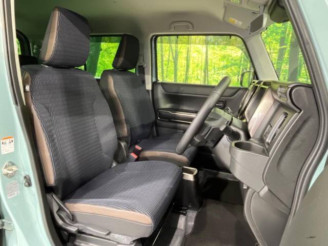 運転席シート廻りは使用感も少なく、良好な状態となっています。丁寧に使われていたことがよくわかりますね。