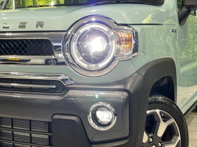 【LEDヘッドライト】悪天候や夜間走行時も良好な視界を確保し安心して運転できる高輝度LEDヘッドライトを装備！点灯速度が早く、消費電力も抑えられています。