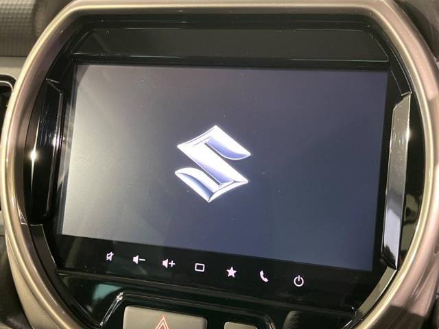【大画面ナビ】人気の大型9インチナビを装備。存在感のある大画面はインパクト大！ナビ利用時のマップ表示は見やすく、テレビやDVDは臨場感がアップ！いつものドライブがグッと楽しくなります♪