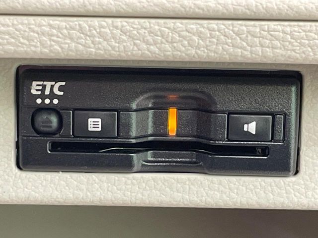 【ETC】高速道路の料金所をストレスなく通過！話題のスポットやサービスエリアに多い「スマートIC」利用時は必須のアイテムです。当店でセットアップを実施、ご納車当日からすぐにご利用いただけます！