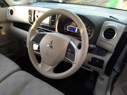 内装は落ち着いた雰囲気のベージュ内装となっております！