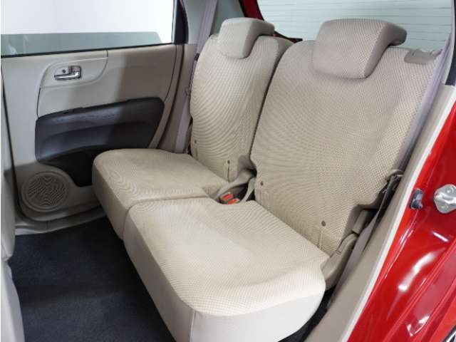 室内は、シートクリーニングや各部の徹底した清掃を実施し、消臭・除菌処理を行っています。しかも、全ての差上で天然成分の薬剤にこだわり安心・安全へも配慮しています。