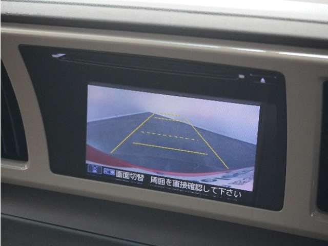 ◆バックカメラ◆リバースにするだけで映ります、後方の安全確認や、狭い駐車場での車庫入れ、雨の日や夜間など視界の悪い時に便利です！安全にバックする為には欠かせない装備です。