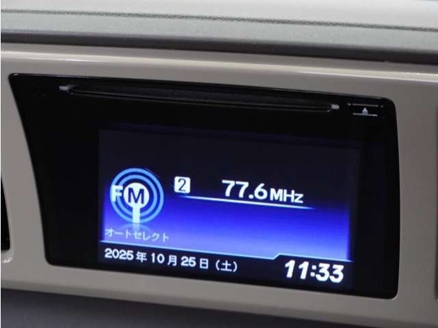 ◆ディスプレイオーディオ装備車◆「お気に入りの」音楽をワイヤレスで。BluetoothR接続すれば、スマートフォンに入っている音楽をワイヤレスで楽しむことができます。ハンズフリーテレホンにも可能。