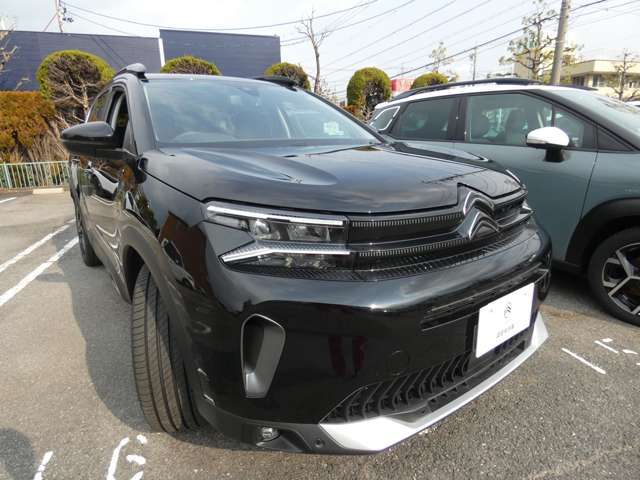 トレーニングを積んだ専任メカニックによるプジョー/シトロエン車専用の故障診断機を使用し定期点検をご納車前に実施いたします。