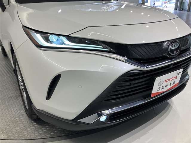 消費電力も少なく寿命も長いのがLEDの特徴。HIDのような点灯のタイムラグもなくパッと明るくなるのも特徴のひとつです。