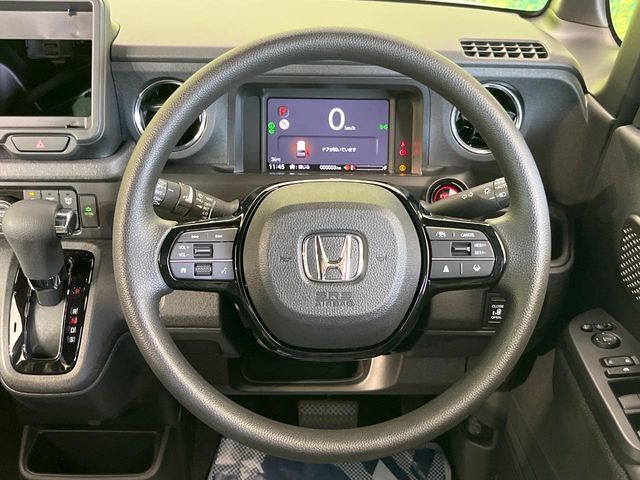 【ステアリングスイッチ】運転中、前方から目線をそらすことなく、オーディオ等の操作が可能な便利機能！安心＆快適なドライブを演出してくれます♪