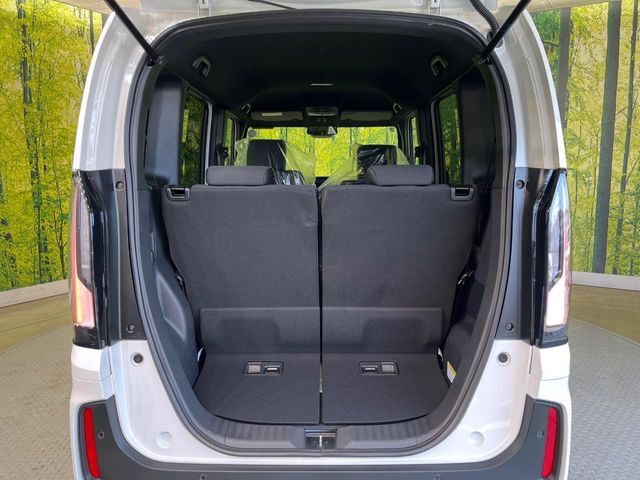 普段のお買い物や通勤、送迎等に十分な荷室スペースを確保しております。セカンドシートを倒すと、大きな荷物の積載も可能です♪