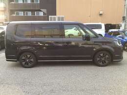 展示場には常時15台以上展示中！お探しの車がきっと見つかりますよ！