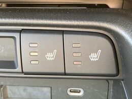 【シートヒーター】寒い日に重宝するシートヒーター！エアコンより早く温まってくれるので寒がりの人も安心ですね♪エアコンの温風は乾燥するから苦手、という方にもをおすすめです。