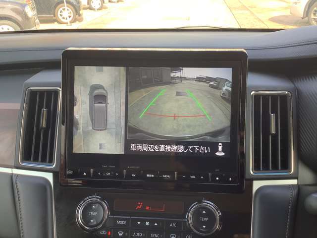 マルチアラウンドモニターがついているので駐車の際に周りの状況がわかりやすいので便利です