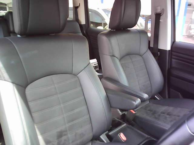 シートポジションが高いので周りが見やすくなっておりクッション性も高いシートなので運転しやすくなっています