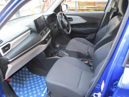 大きな汚れ・ニオイの無いきれいな車内です。（＾O＾）