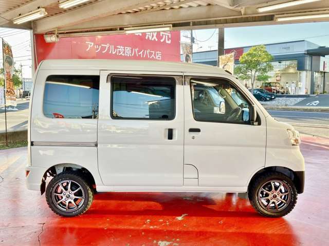 【納車期間】書類がそろい次第手続きに入らせて頂きます。普通車と軽自動車は納車期間が変わって来てしまいます。（普通車）納車期間2週間・3週間前後　（軽自動車）納車期間1週間半・2週間前後