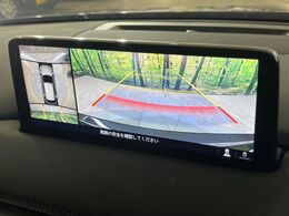 【360°ビューモニター】専用のカメラにより、上から見下ろしたような視点で360度クルマの周囲を確認することができます☆死角部分も確認しやすく、狭い場所での切り返しや駐車もスムーズに行えます。