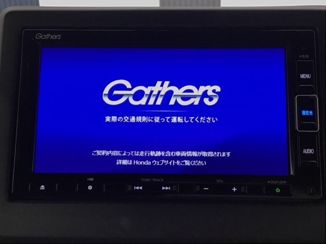 純正メモリーインターナビ付きです！CD・DVD再生、ミュージックサーバー、フルセグTV視聴、Bluetooth・ミュージックプレーヤー接続可能です！