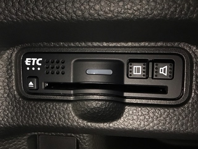 ETC付きで高速道路をノンストップ・キャッシュレスで利用出来ます！スマートインターの出入りも利用可能でとても便利です！