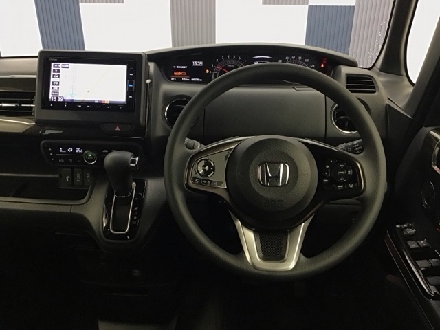 運転しやすいインパネ周りです！見やすいレイアウトで快適なドライブをサポートします！
