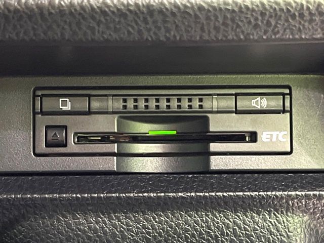 【ETC】高速道路の料金所をストレスなく通過！話題のスポットやサービスエリアに多い「スマートIC」利用時は必須のアイテムです。当店でセットアップを実施、ご納車当日からすぐにご利用いただけます！