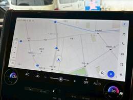 【純正14インチディスプレイオーディオ】ナビ機能に加えてブルートゥース接続、オプションのフルセグテレビやDVD再生など多彩な機能を併せ持っており、インパネ周りがすっきりしてますね！