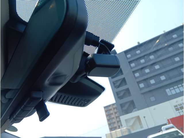 ☆道路上でのトラブル防止にもなるドライブレコーダーで安心ドライブ！！