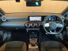 LIBERALAでは多種多様の車種をご用意させていただいております。お客様がご納得いくまで、そのお車の持つ特性を五感すべてで感じ取っていただける場をご提供します。