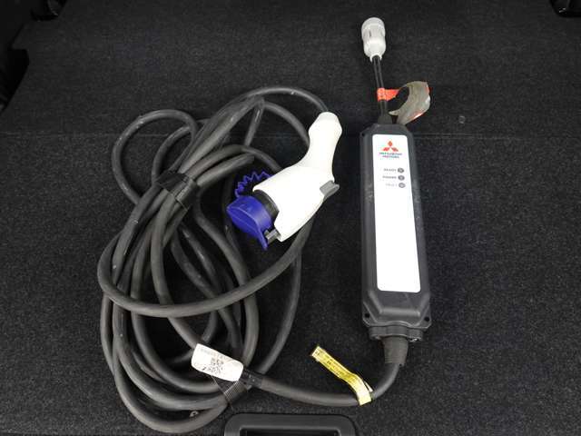普通充電用ケーブル装備