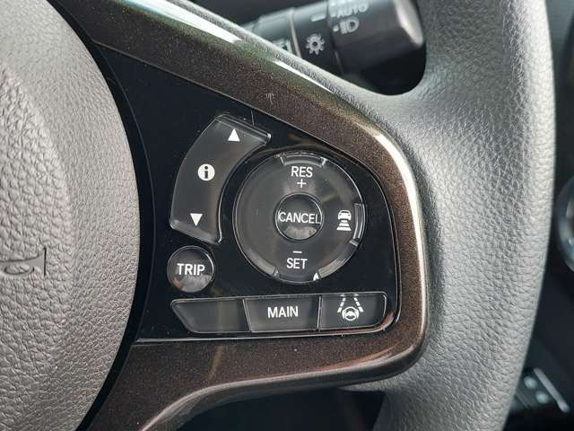 【アダプティブクルーズコントロール（ACC）】適切な車間距離を保ちながら先行車に追従走行できます！機能には限界があるためご注意ください。