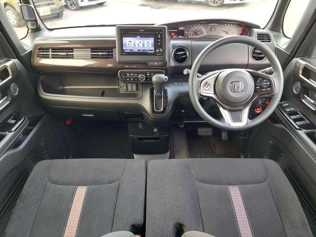 【インパネ全体】『インパネ全体』の画像になります。写真の内容に関してご不明点、ご質問等がございましたらお気軽にガリバー店舗までお問い合わせください。