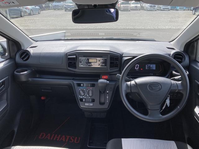 広々とした駐車場をご用意しておりますので、運転が苦手な方でもご安心ください。また、大型の屋根がございますので、雨に濡れることなくご移動できます。