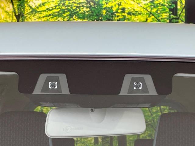 【スズキ　セーフティサポート】走行中に前方の車両等を認識し、衝突しそうな時は警報とブレーキで衝突回避と被害軽減をアシスト。より安全にドライブをお楽しみいただけます。