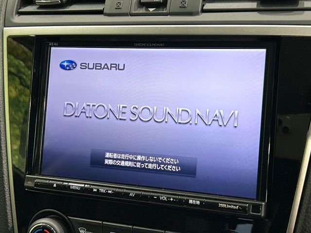 【純正ナビ】人気の純正ナビを装備。オーディオ機能も充実しており、Bluetooth接続すればお持ちのスマホやMP3プレイヤーの音楽を再生可能！毎日の運転がさらに楽しくなります！！