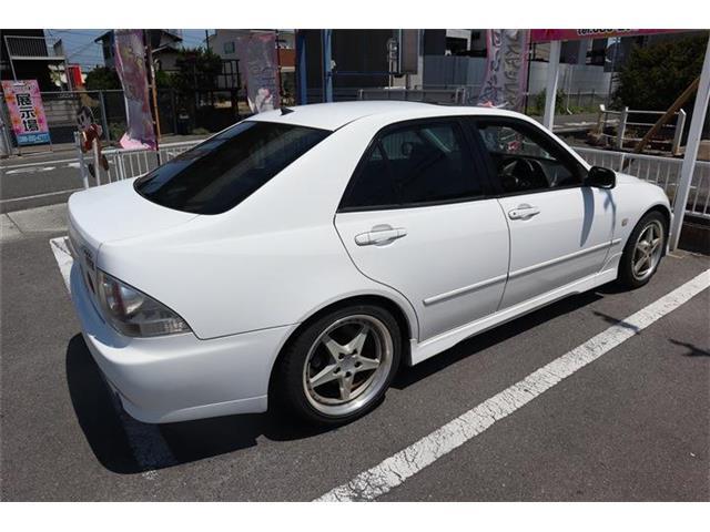 このお車はユーザー買取車で過去の修復履歴が不明です。現状渡しですので現車を確認・試乗のうえご購入下さい。詳細についてはお電話下さいね♪