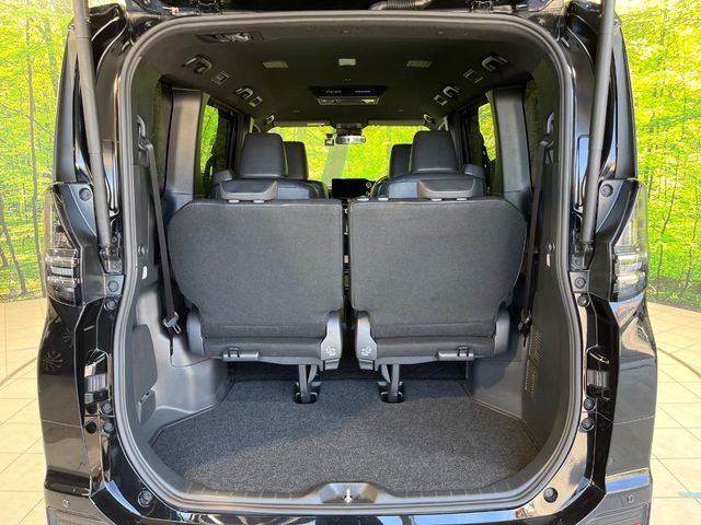 普段のお買い物や通勤、送迎等に十分な荷室スペースを確保しております。セカンドシートを倒すと、大きな荷物の積載も可能です♪