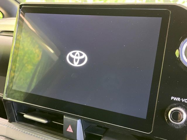 【10.5インチナビ】高級感とインパクトのある大画面ナビを装備。各種オーディオ操作はもちろん、スマホ連携もできる利便性の高いナビです♪