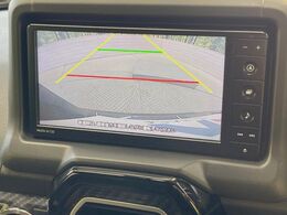 【バックカメラ】駐車時に後方がリアルタイム映像で確認できます。大型商業施設や立体駐車場での駐車時や、夜間のバック時に大活躍！運転スキルに関わらず、今や必須となった装備のひとつです！