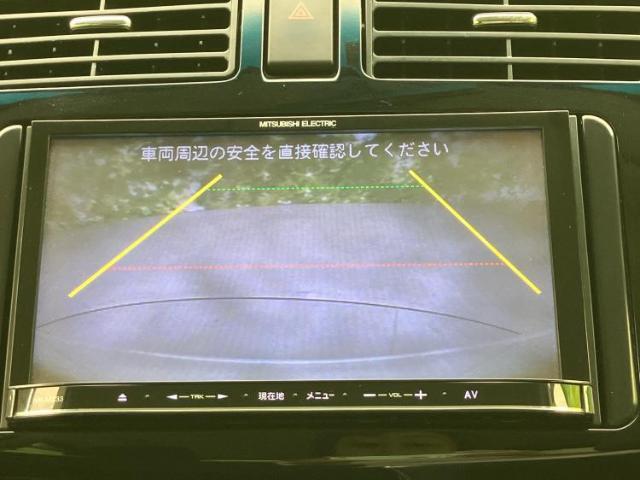 WECARSの展示場では実際に見て、触ってお車をお選びいただけます！知識の豊富な営業スタッフが様々なカーライフをご提案いたします！