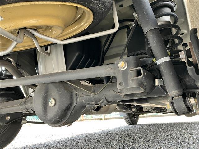 価格に自信アリ！当店は田舎にある小さな車屋さんです。家賃・人件費などのコストを削減し、仕入れは全国のオークションやお客様下取り車等から厳選することで、状態の良い車の低価格を実現しております！