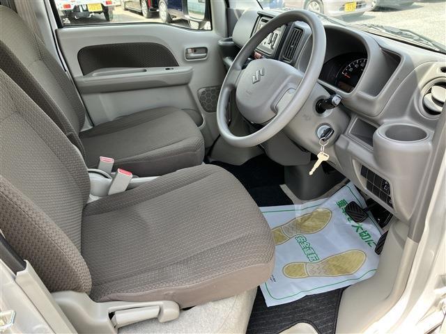 皆様に『綺麗ですね☆』と言って頂けるよう展示車のクリーニングに力を入れております！シートは専用バキュームにて仕上げております。専門スタッフがおりますので、他店に負けない自信があります！
