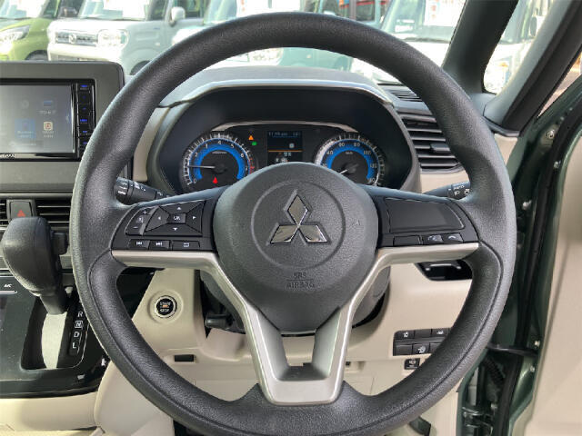 ★ナオイオートInstagram★[　＠naoiauto_car　]で検索！お得なセール情報や人気のお車を動画で紹介しております！