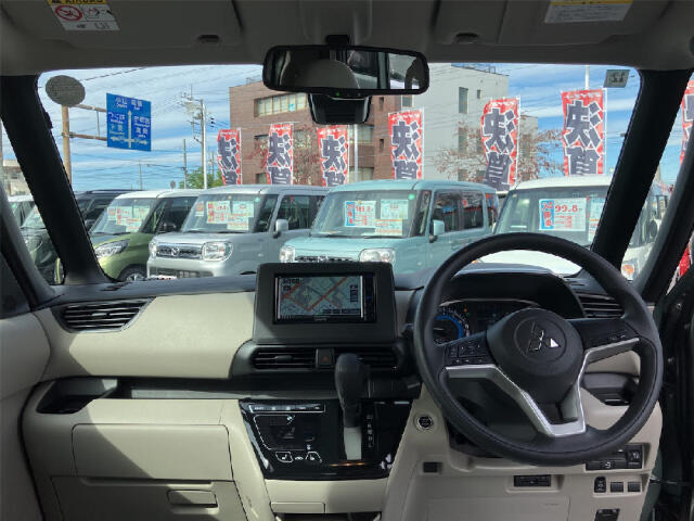 広々とした店内でキッズルームもございます！ぜひご家族全員でご来店ください！お子様向けに映画の放映もしてます！