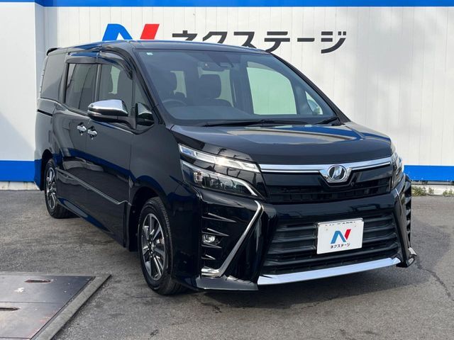 大好評のボディコーティング「弾スプラッシュコート」もご納車までに施工可能。通常のガラスコートと異なる、耐久年数6年の無機質ガラスコーティングが、ボディをキレイな状態に保ってくれます。