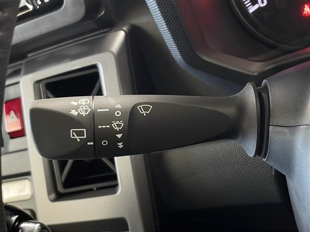 【運転席操作部】快適なドライブを楽しむための機能が装備されています！運転席から触れるので、使いやすいです！除菌プランいれていただくと、さらに清潔で安心していただけます！