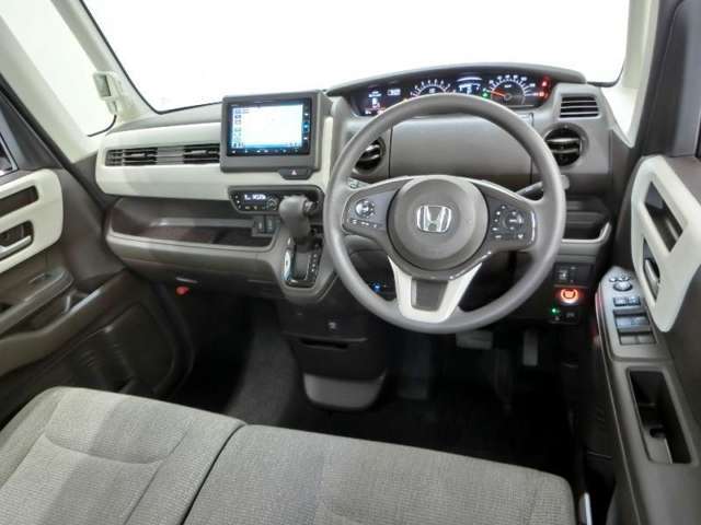 操作性が良い運転席まわりです！