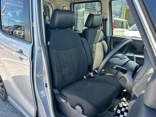 当店では軽自動車から普通車まで幅広くオールメーカーの車種・色・グレードを豊富に揃えております。